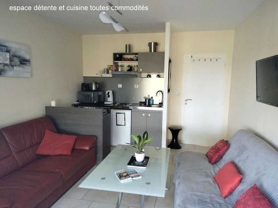 Meuble Entier Independant En Contigu De Ma Maison Holiday home Saint-Georges-sur-Moulon